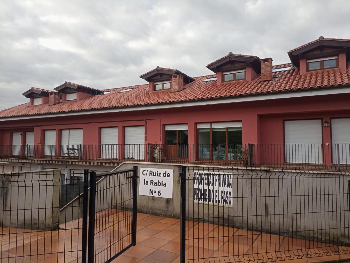Apartamento Con Terraza Comillas Luaran gambar