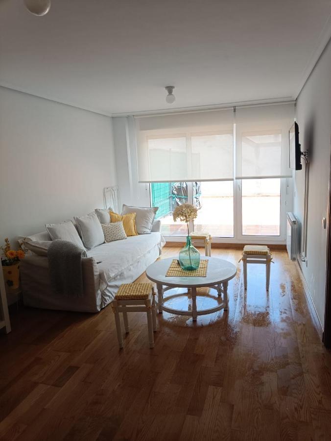 Apartamento Con Terraza Comillas Luaran gambar